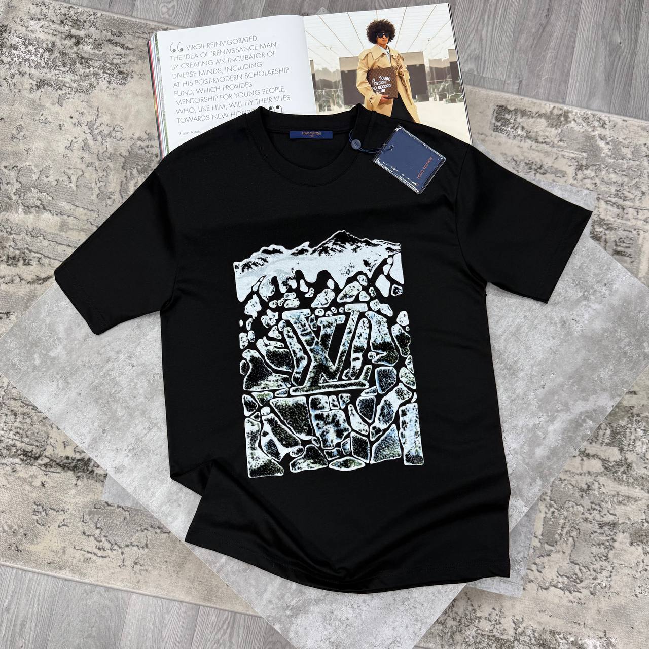 LVE JACQUARD TSHIRT - BLACK