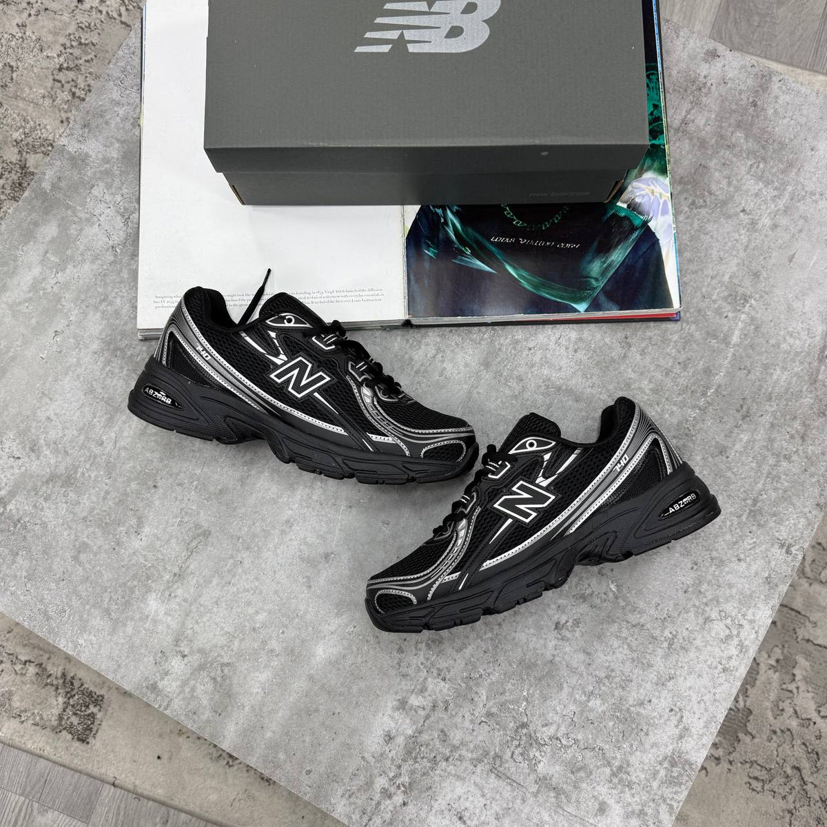 NB 740 TRAINERS - BLACK/SILVER