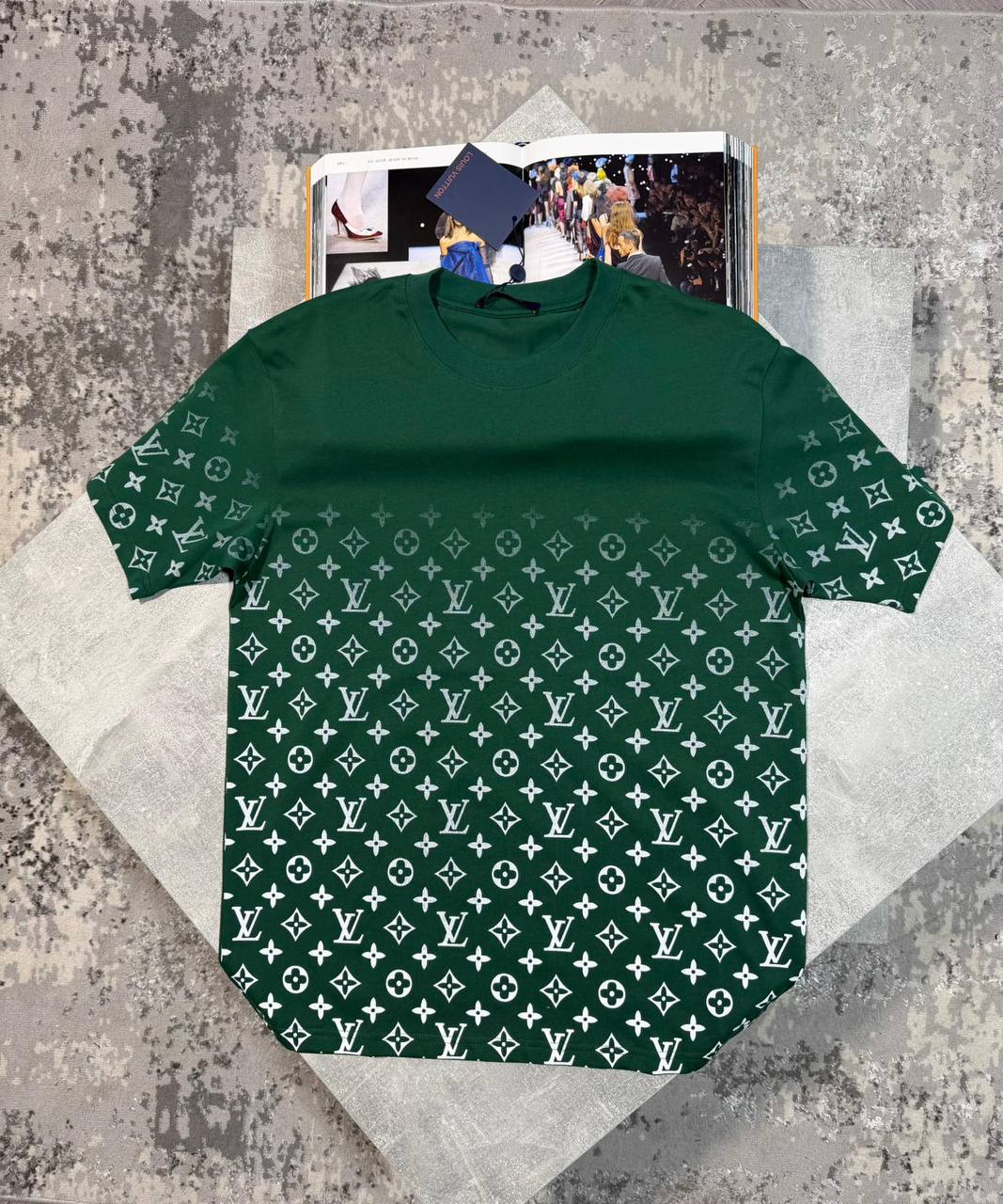 LVE MONOGRAM GRADIENT TSHIRT - GREEN