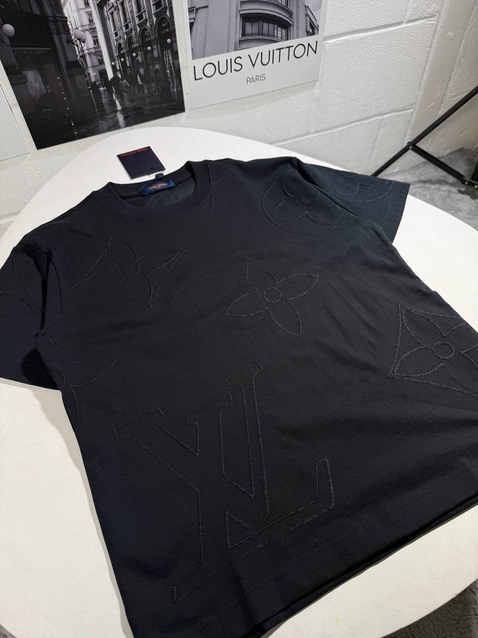 LVE MONOGRAM TSHIRT - BLACK