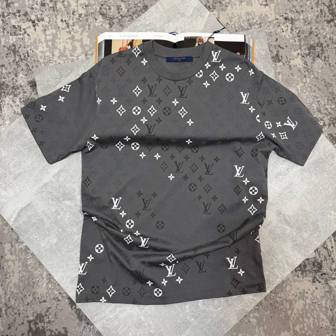 LVE MONOGRAM TSHIRT - CHARCOAL
