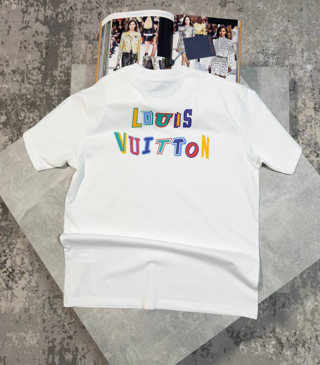LVE COTTON GRAPHIC TSHIRT - WHITE