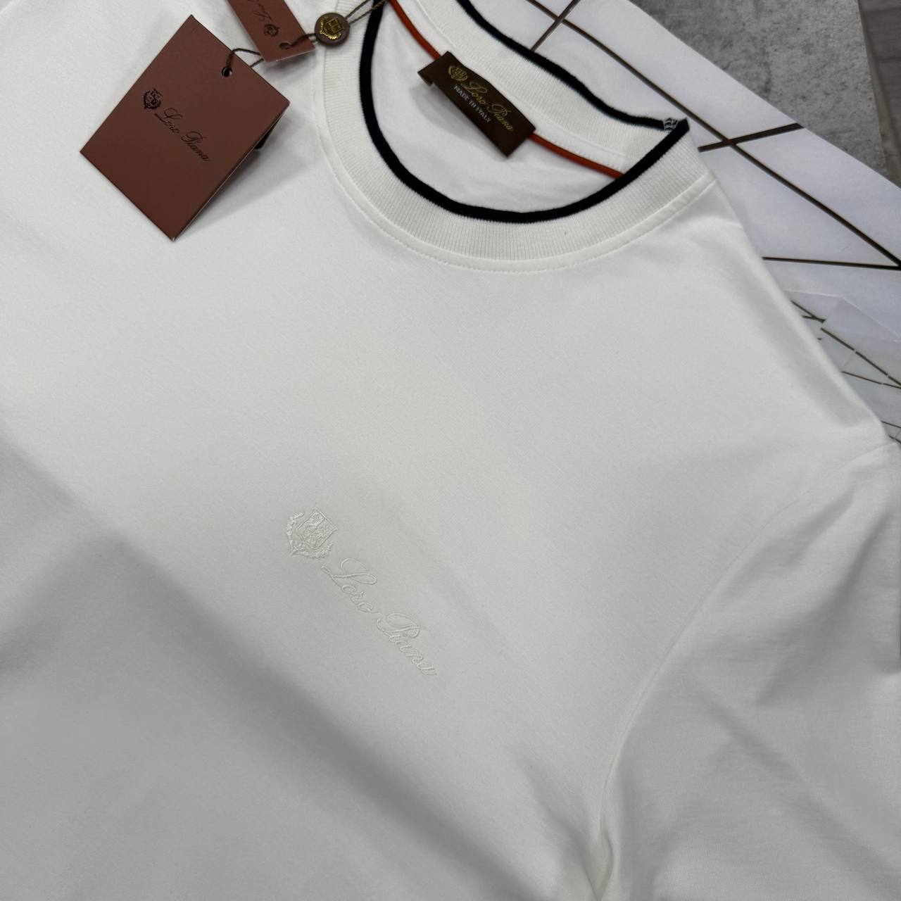 LORO TIPPED COLLAR TSHIRT - WHITE
