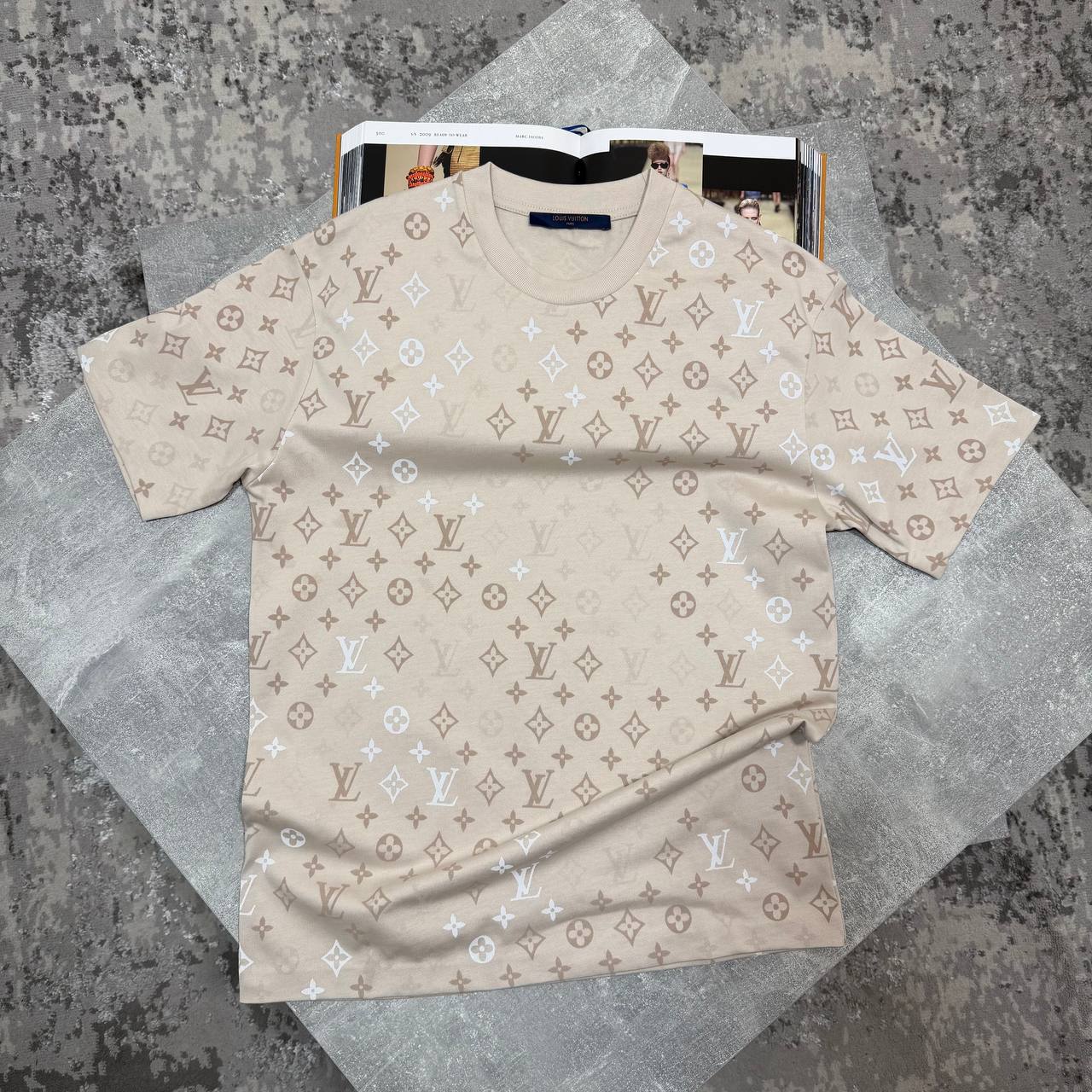 LVE MONOGRAM TSHIRT - BEIGE