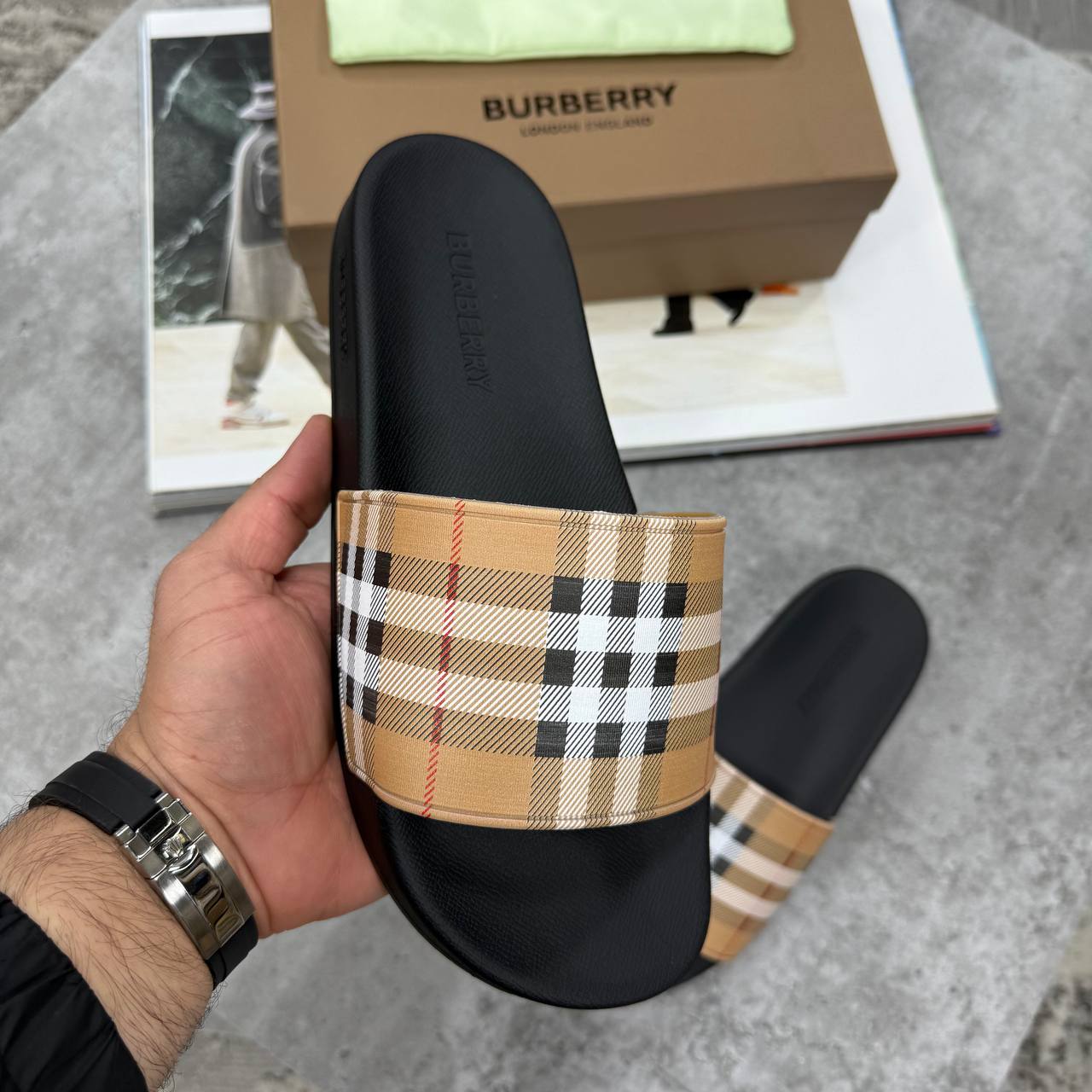 BBR CHECKED SLIDES - BROWN