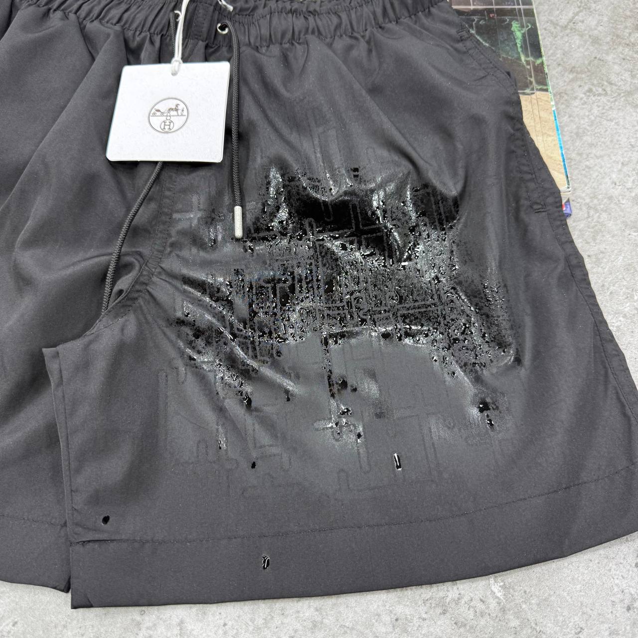 H SWIM SHORTS - BLACK