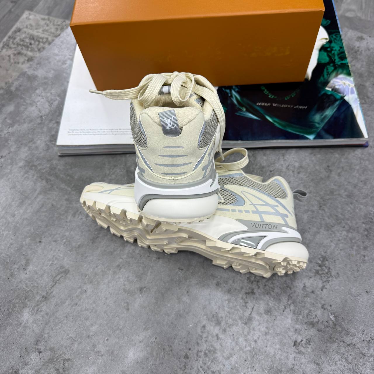 LVE TACTIC TRAINER - BEIGE