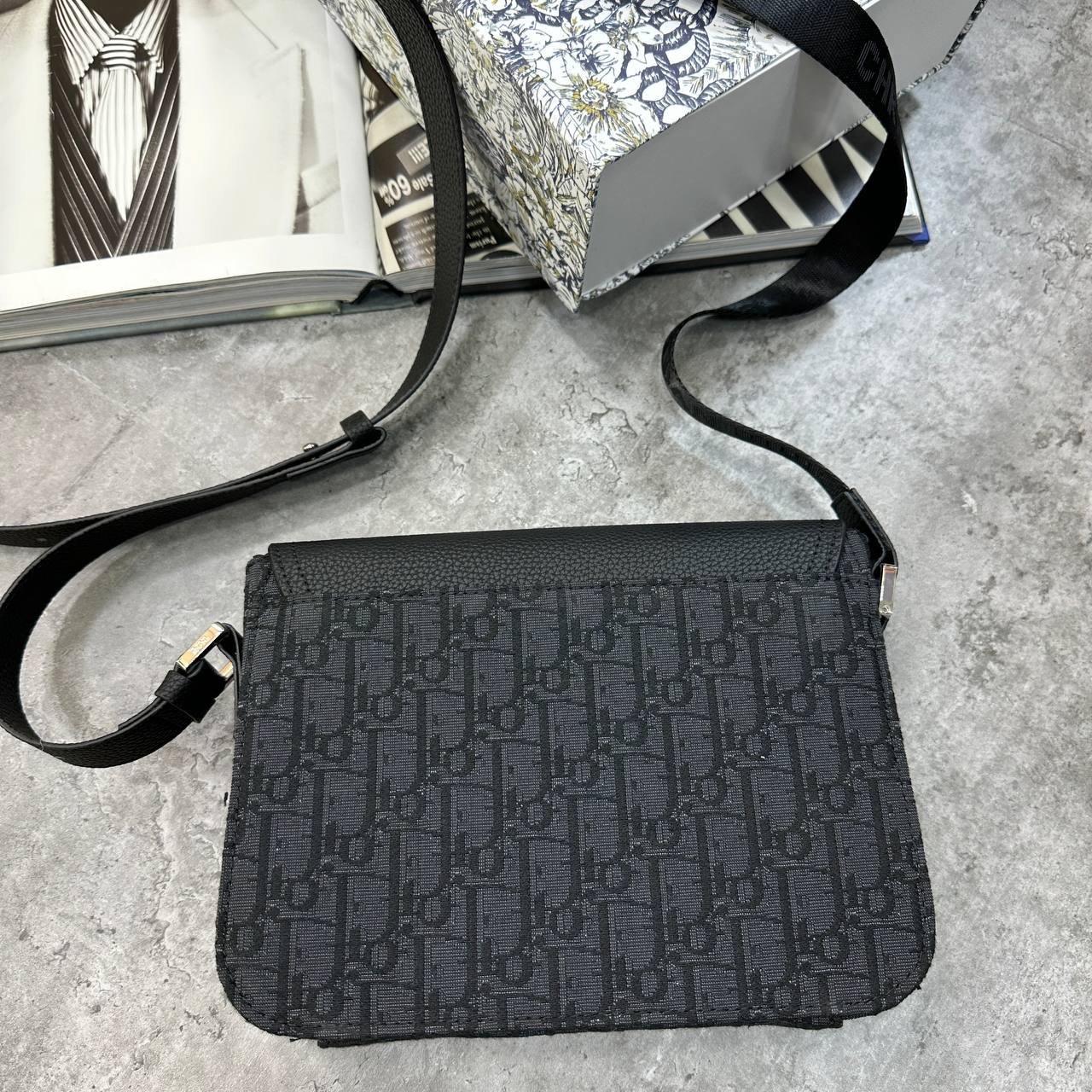 CD SADDLE MESSENGER BAG - NAVY