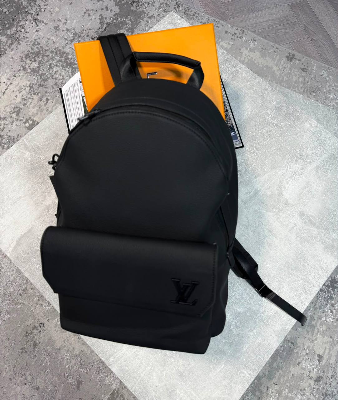 LVE BACKPACK - BLACK