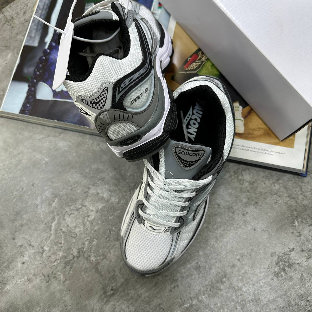 SCN TRAINER - WHITE/GREY