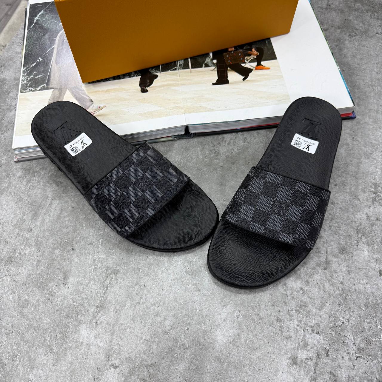 LVE MONOGRAM ECLIPSE SLIDES - BLACK