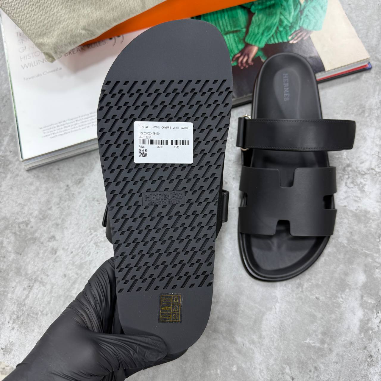H CHYPRE SANDALS - BLACK