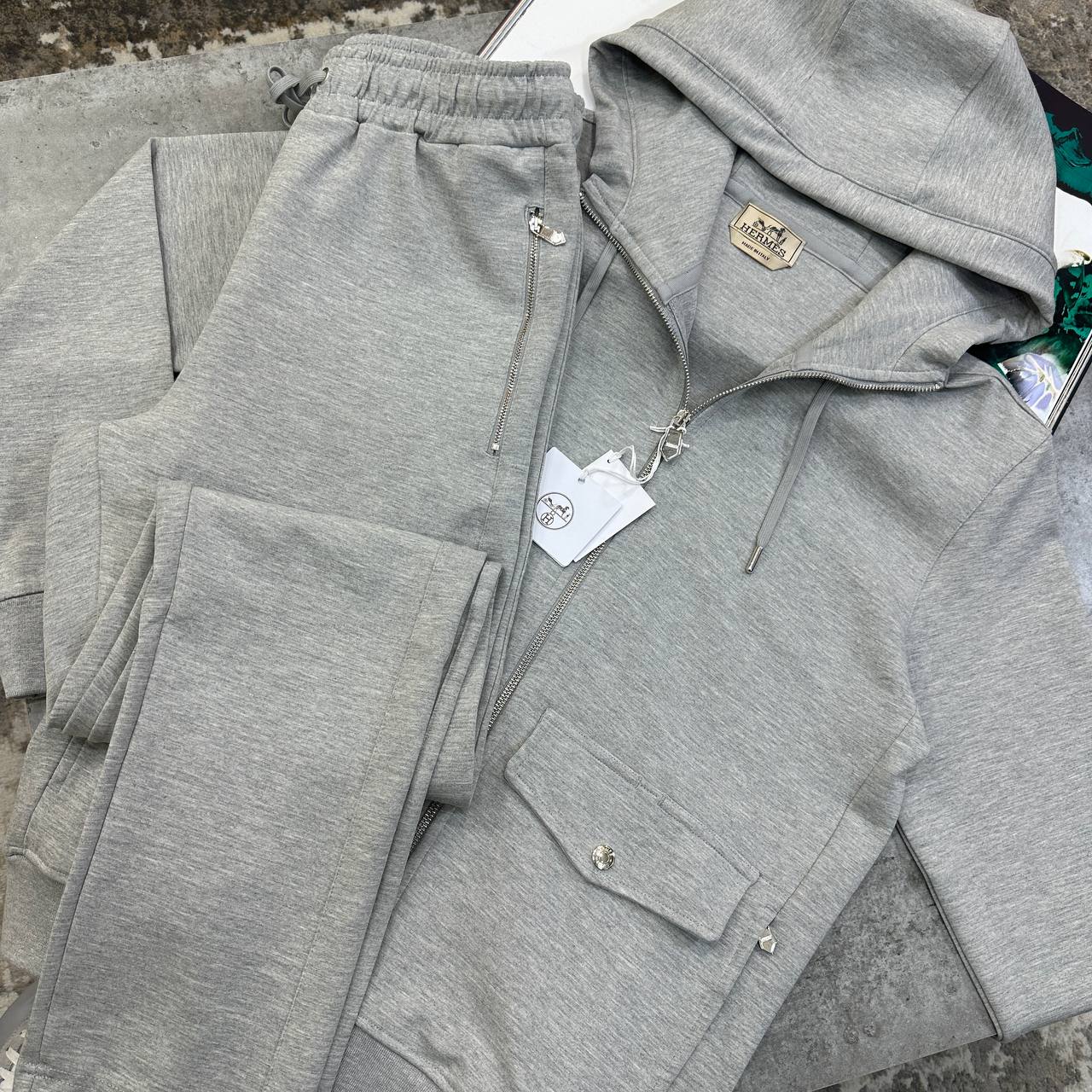 H TRACKSUIT - GREY