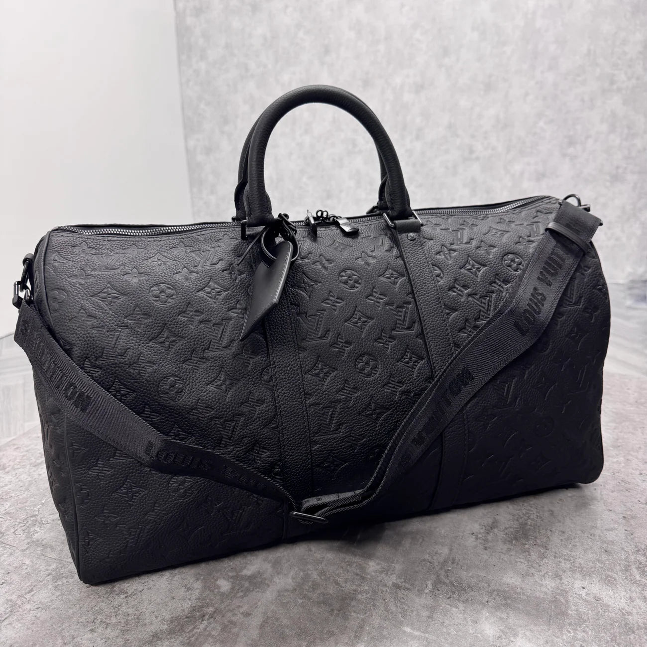 (PRE ORDER) LVE DUFFEL BAG (50) - BLACK