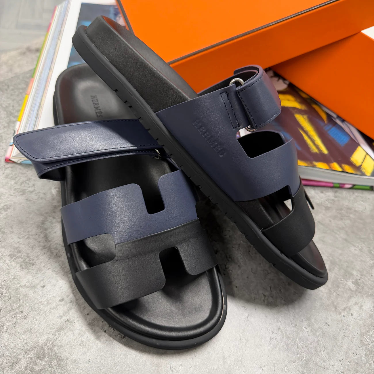 H STRAP SLIDES - NAVY / BLACK