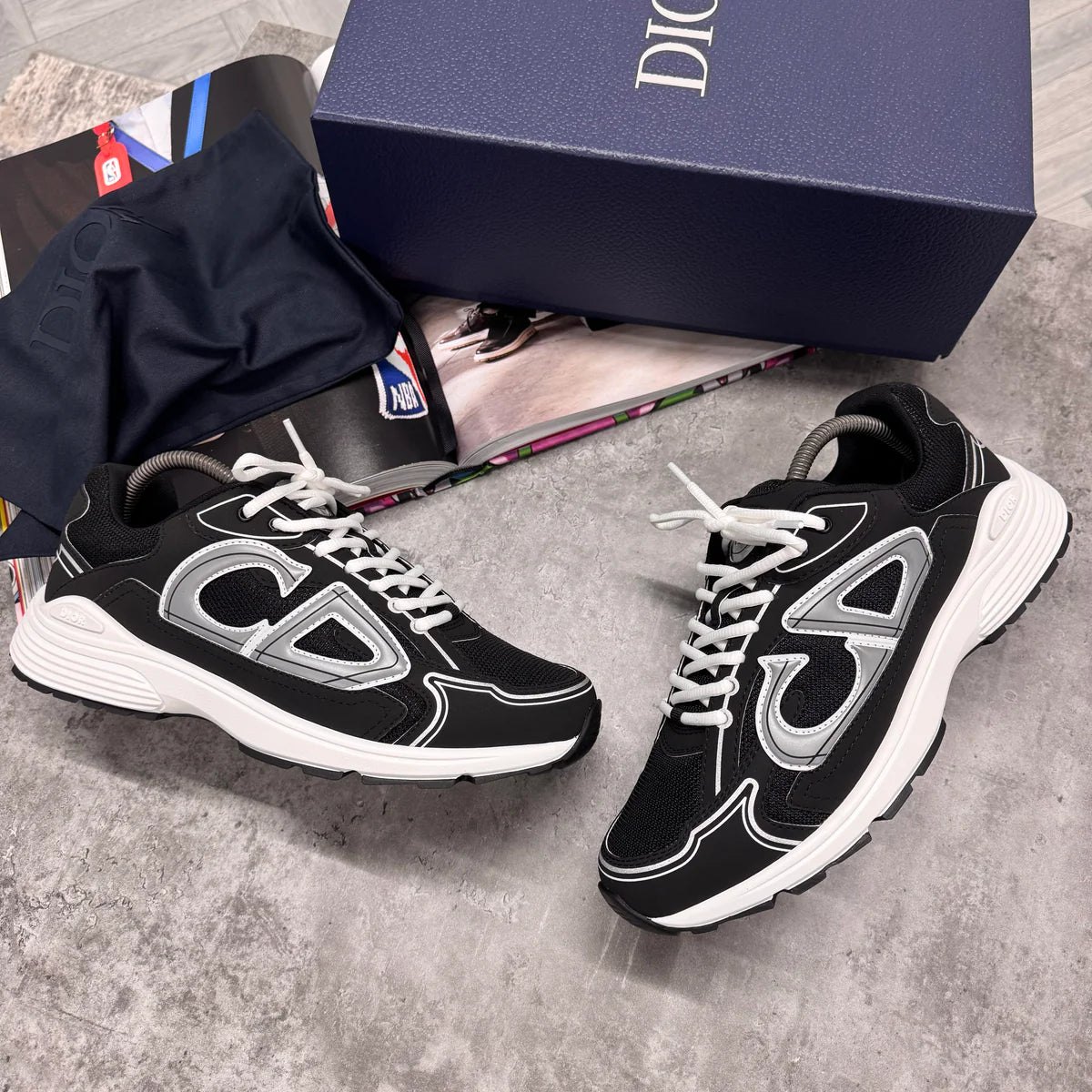 (PRE ORDER) B30 TRAINERS - BLACK / WHITE