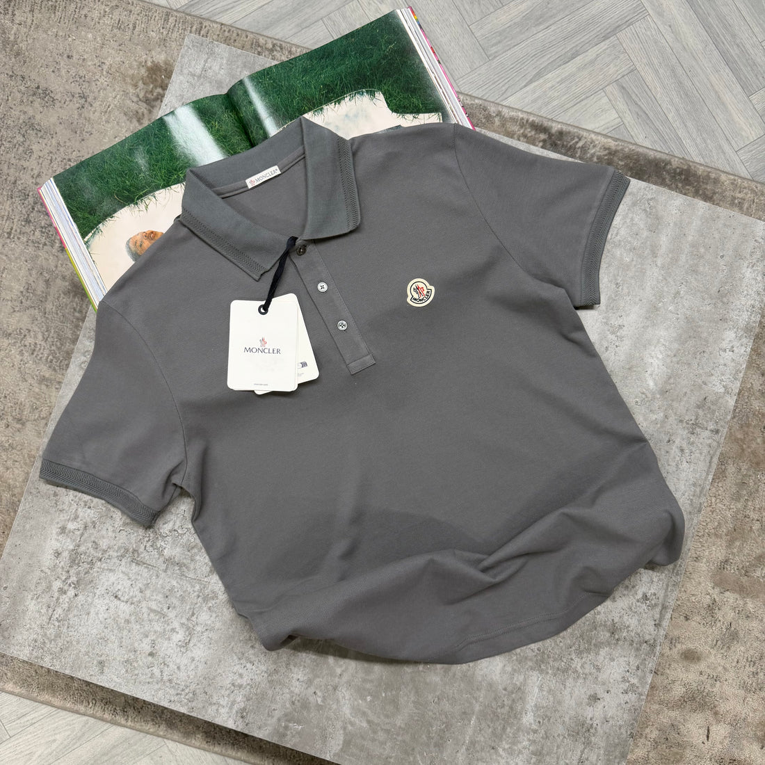 MNCLR PLEATED COLLAR POLO - CHARCOAL