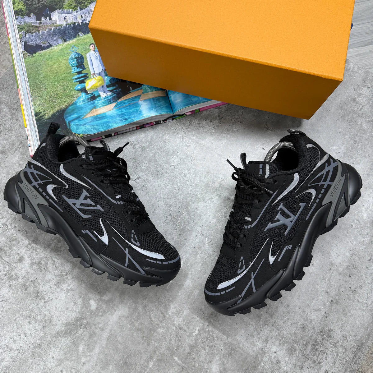 (PRE ORDER) LVE TACTIC TRAINERS - BLACK
