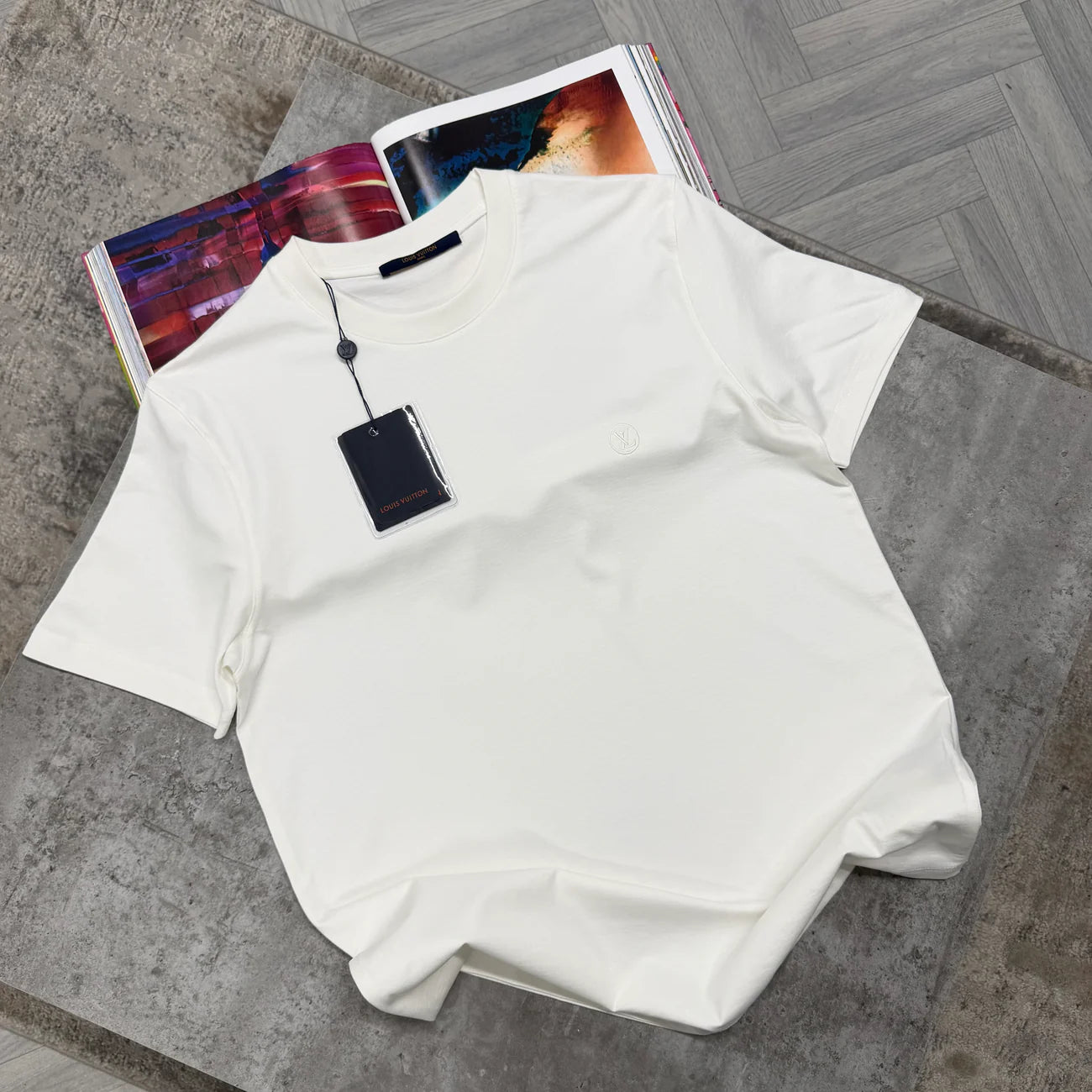 LVE CIRCLE LOGO TSHIRT - WHITE