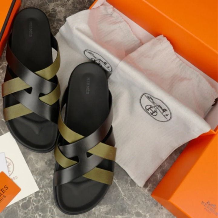 (PRE ORDER) H CROSSOVER SLIDES - BLACK / KHAKI
