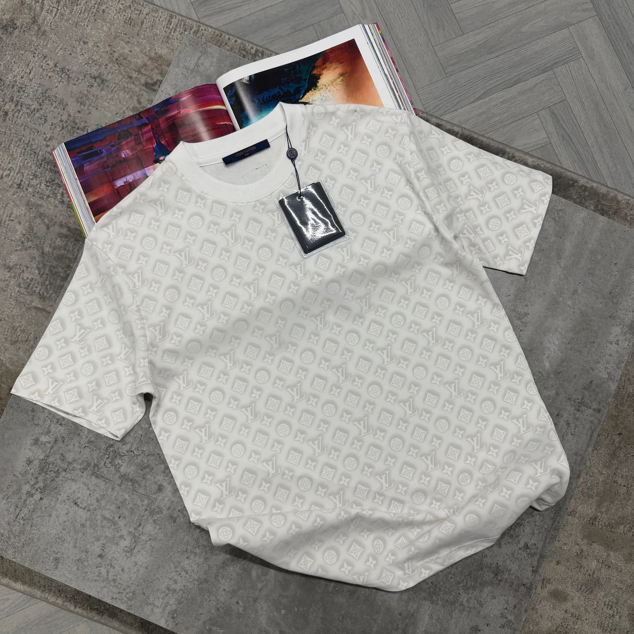 LVE MONOGRAM TSHIRT - WHITE