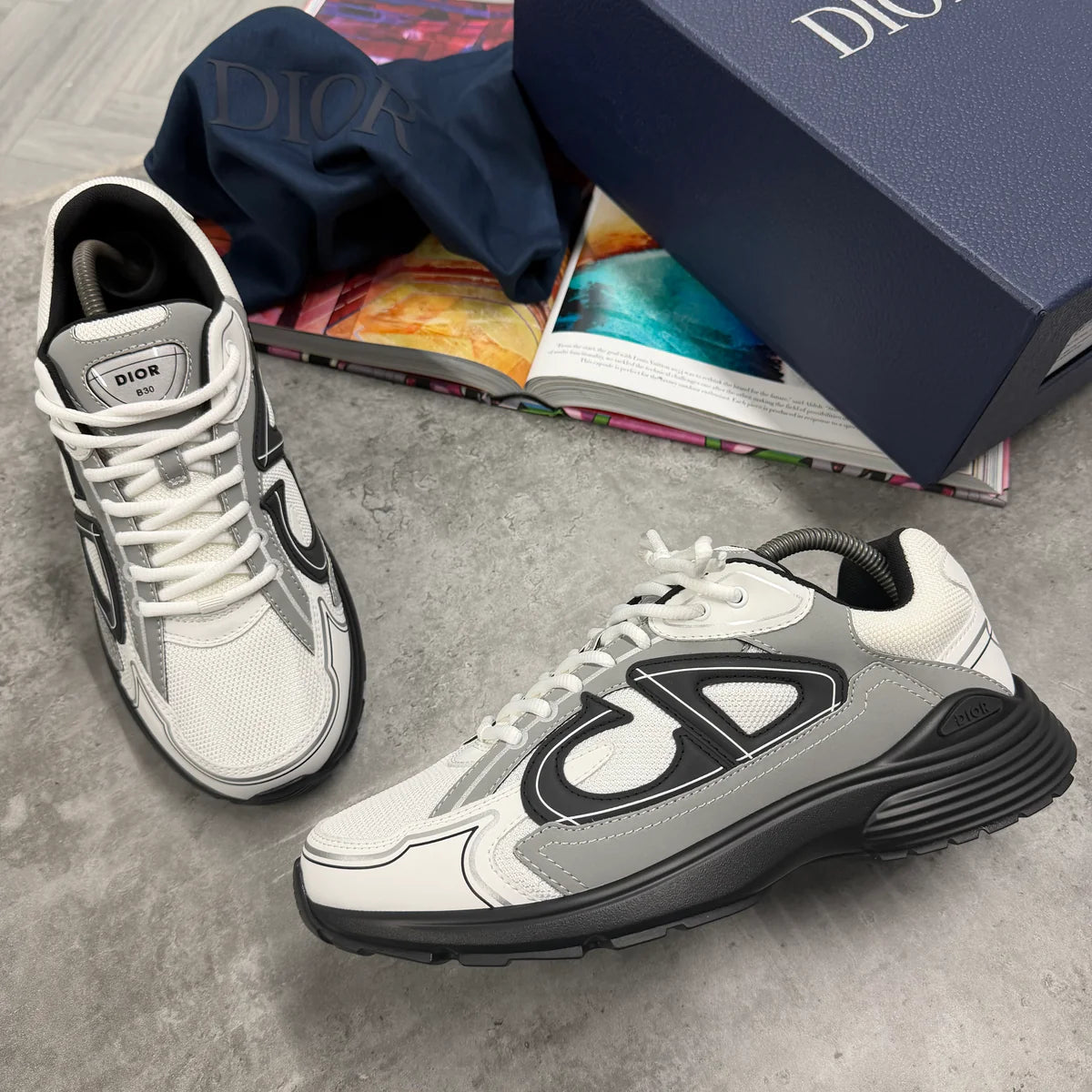 (PRE ORDER) B30 TRAINERS - WHITE / BLACK