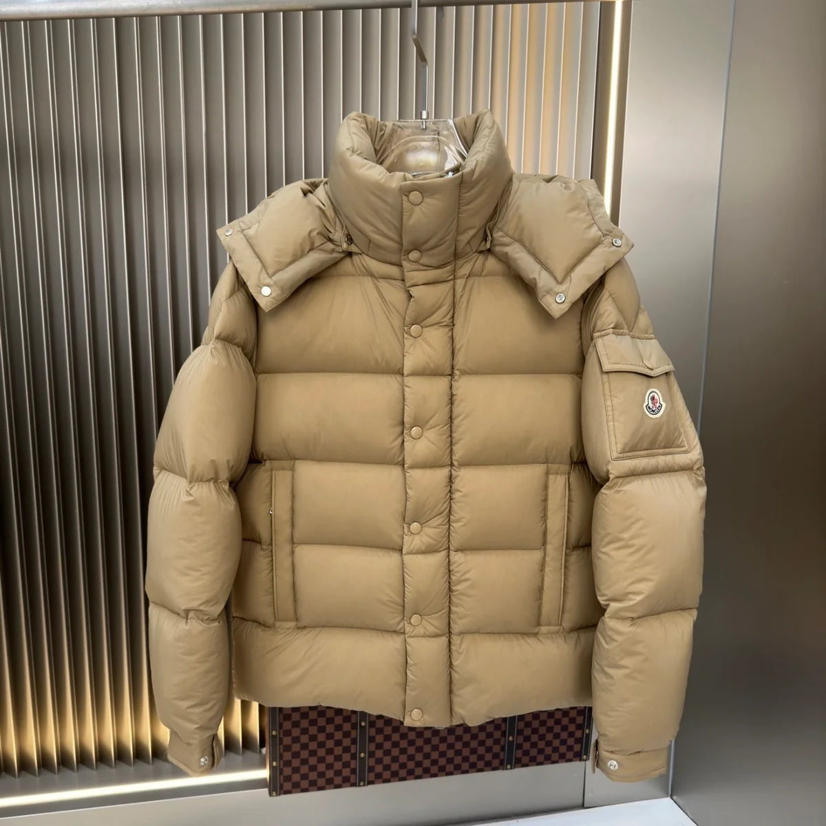 (PRE ORDER) MNCLR ARM POCKET COAT - BEIGE