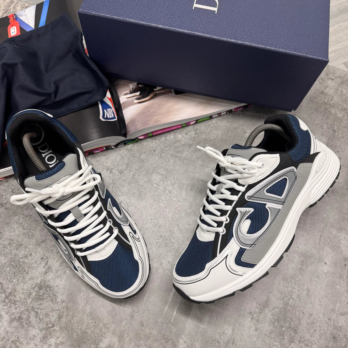 (PRE ORDER) B30 TRAINERS - WHITE / NAVY