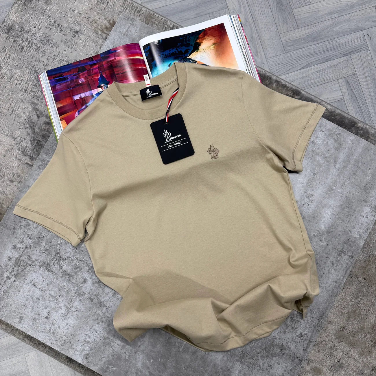 MNCLR GRENOBLE BADGE TSHIRT - CAMEL