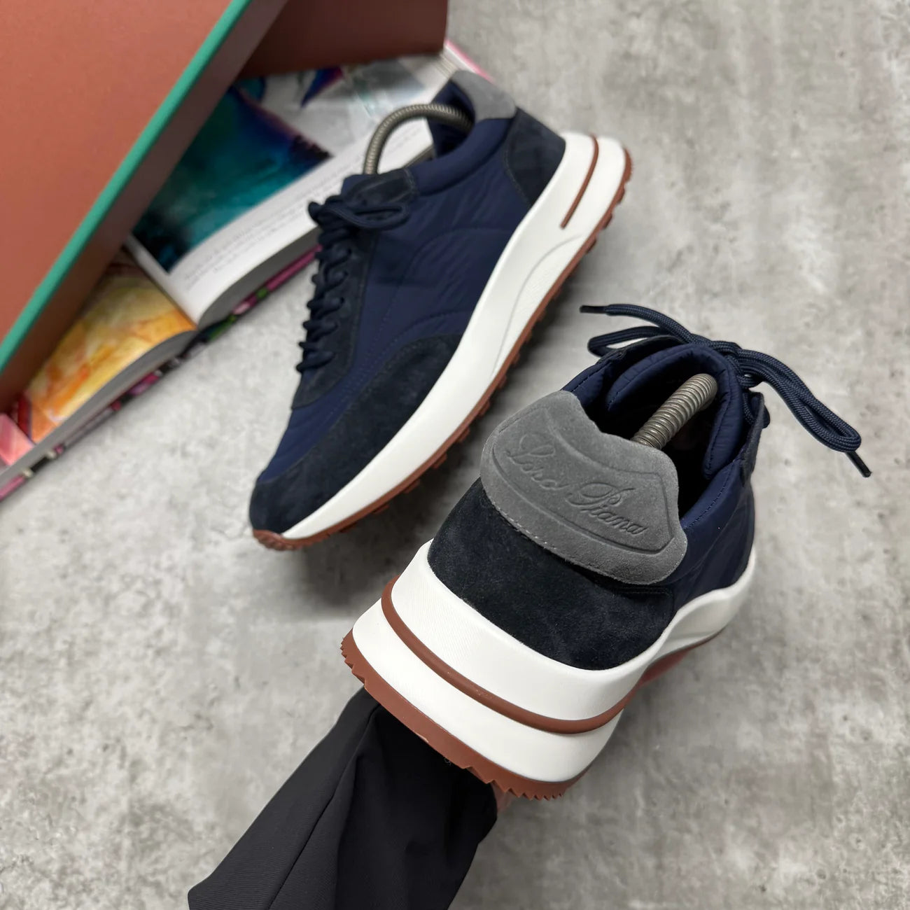 LORO SUEDE RUNNER TRAINER - NAVY