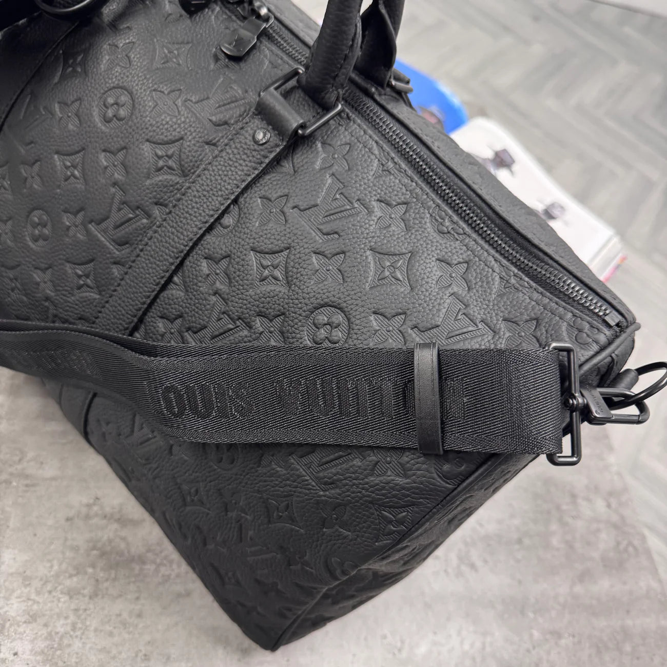 (PRE ORDER) LVE DUFFEL BAG (50) - BLACK