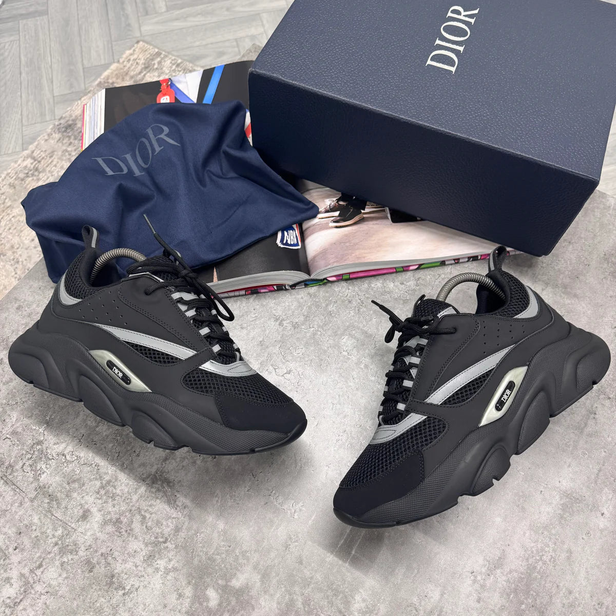 B22 TRAINER - BLACK