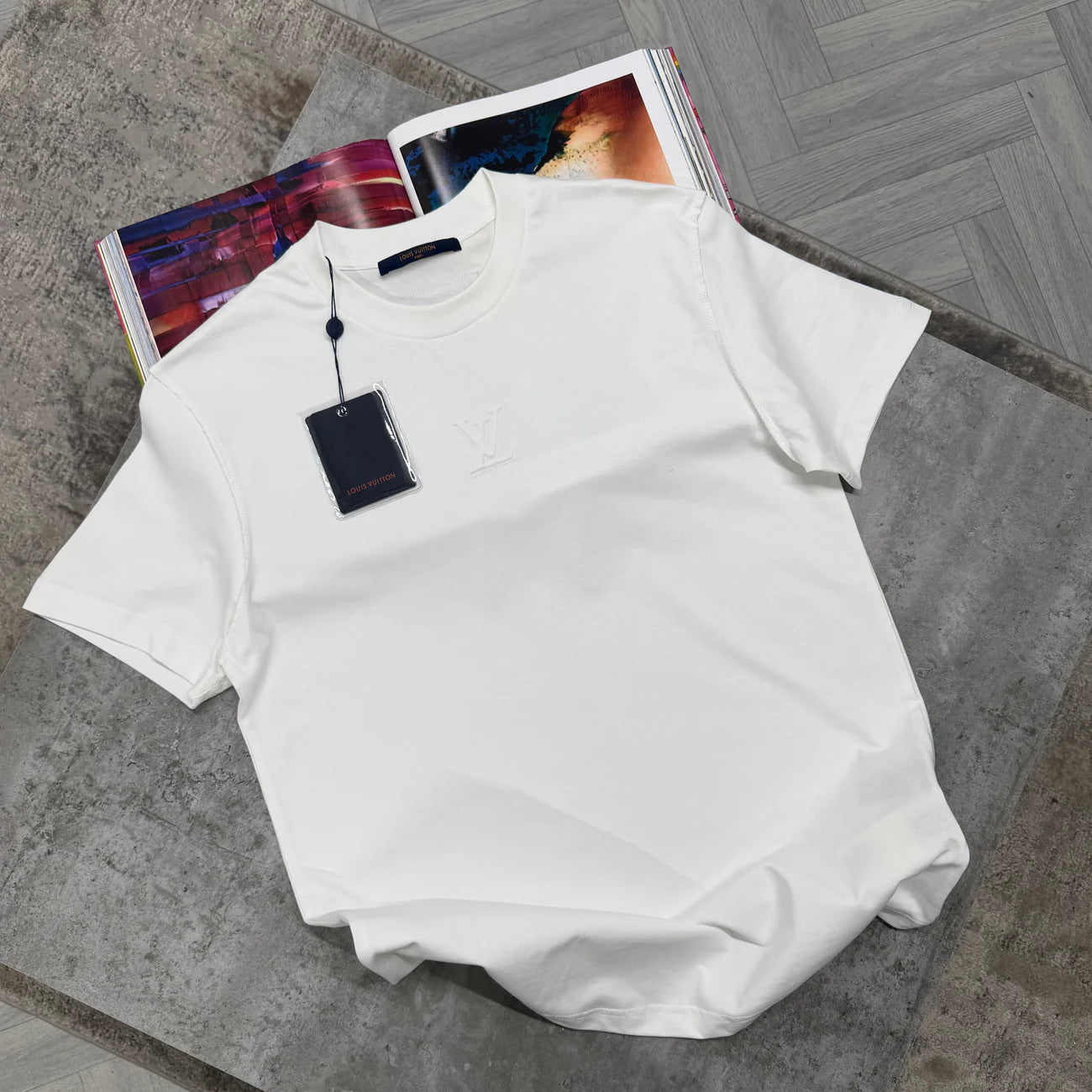 LVE CENTRE LOGO TSHIRT - WHITE
