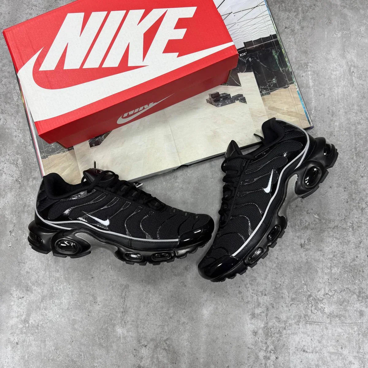 NI TN TRAINER - BLACK REFLECTIVE