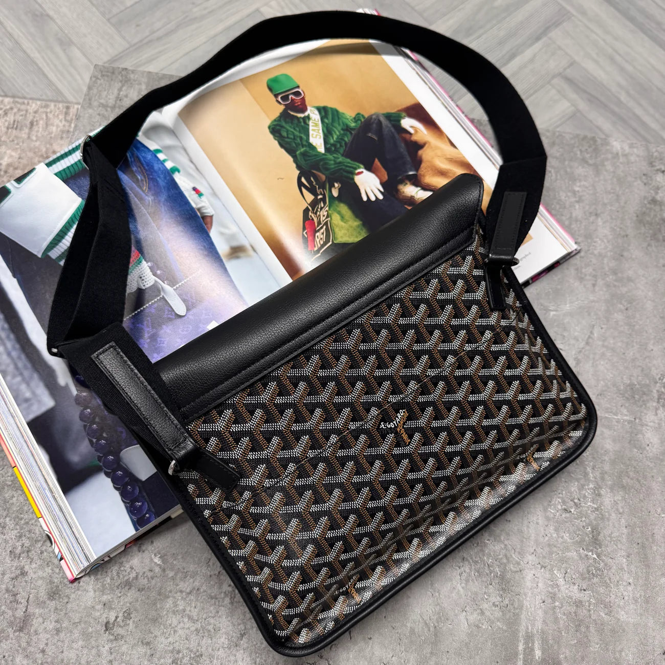 (PRE ORDER) GYRD MAN BAG - BLACK