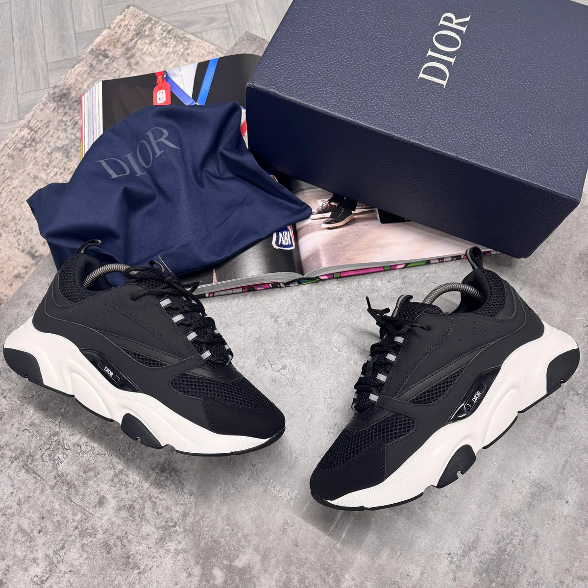 B22 TRAINER - BLACK