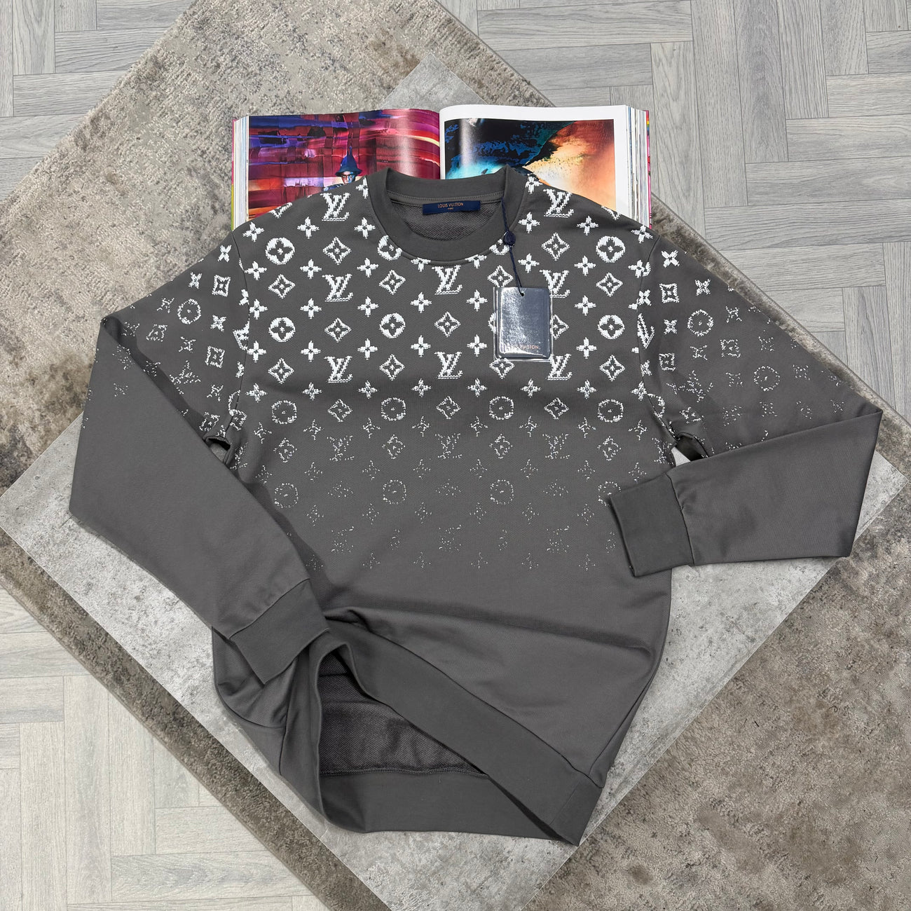 LVE MONOGRAM CREWNECK JUMPER - CHARCOAL