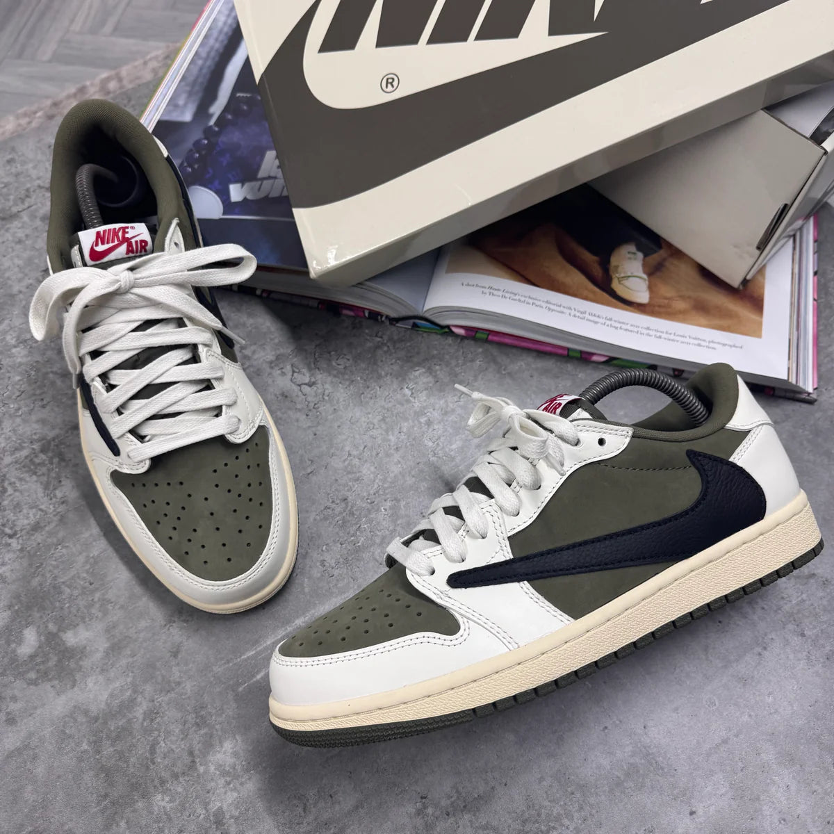 NI X TS - JORDAN 1 - MID OLIVE