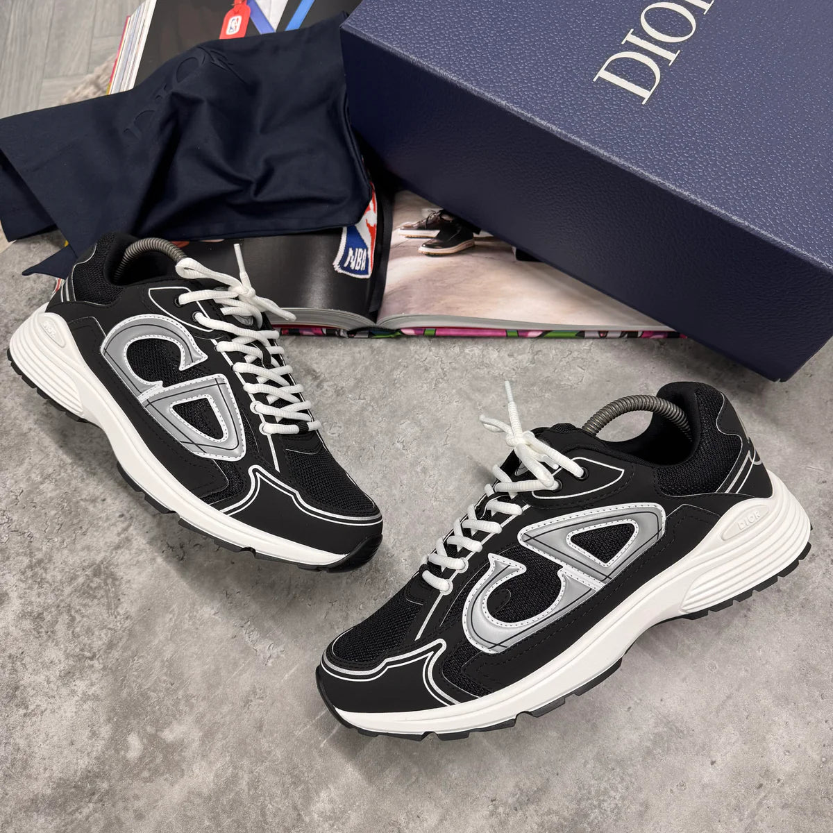 (PRE ORDER) B30 TRAINERS - BLACK / WHITE