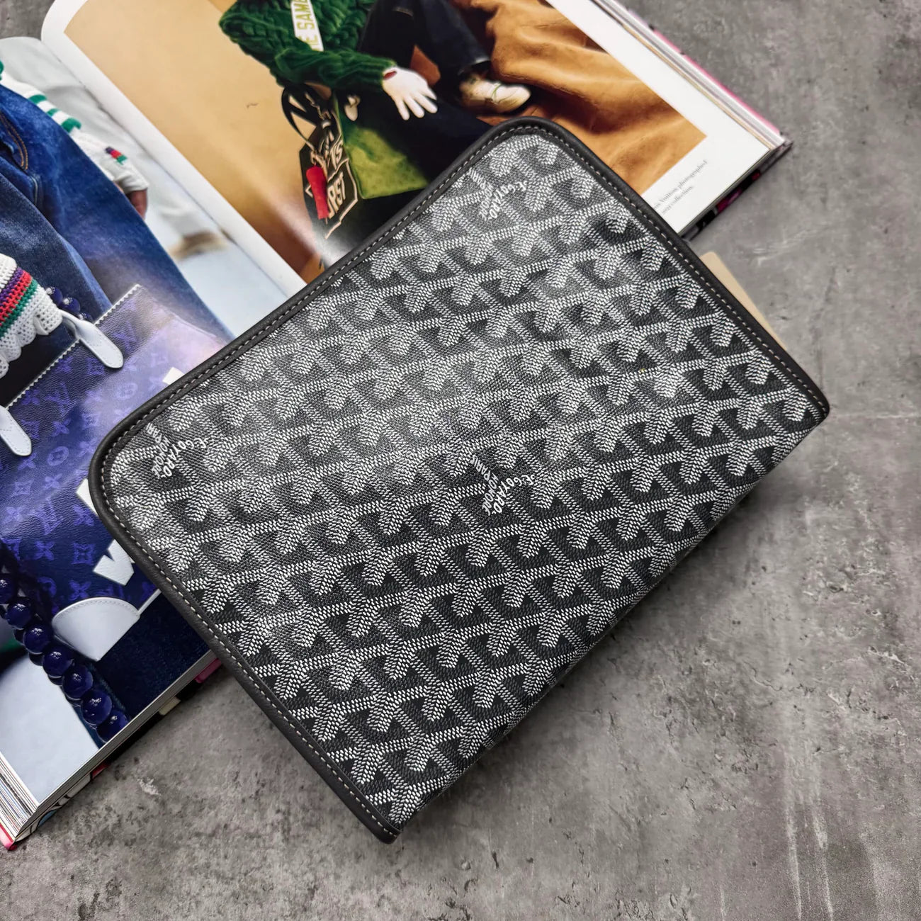 GYRD POUCH BAG - GREY