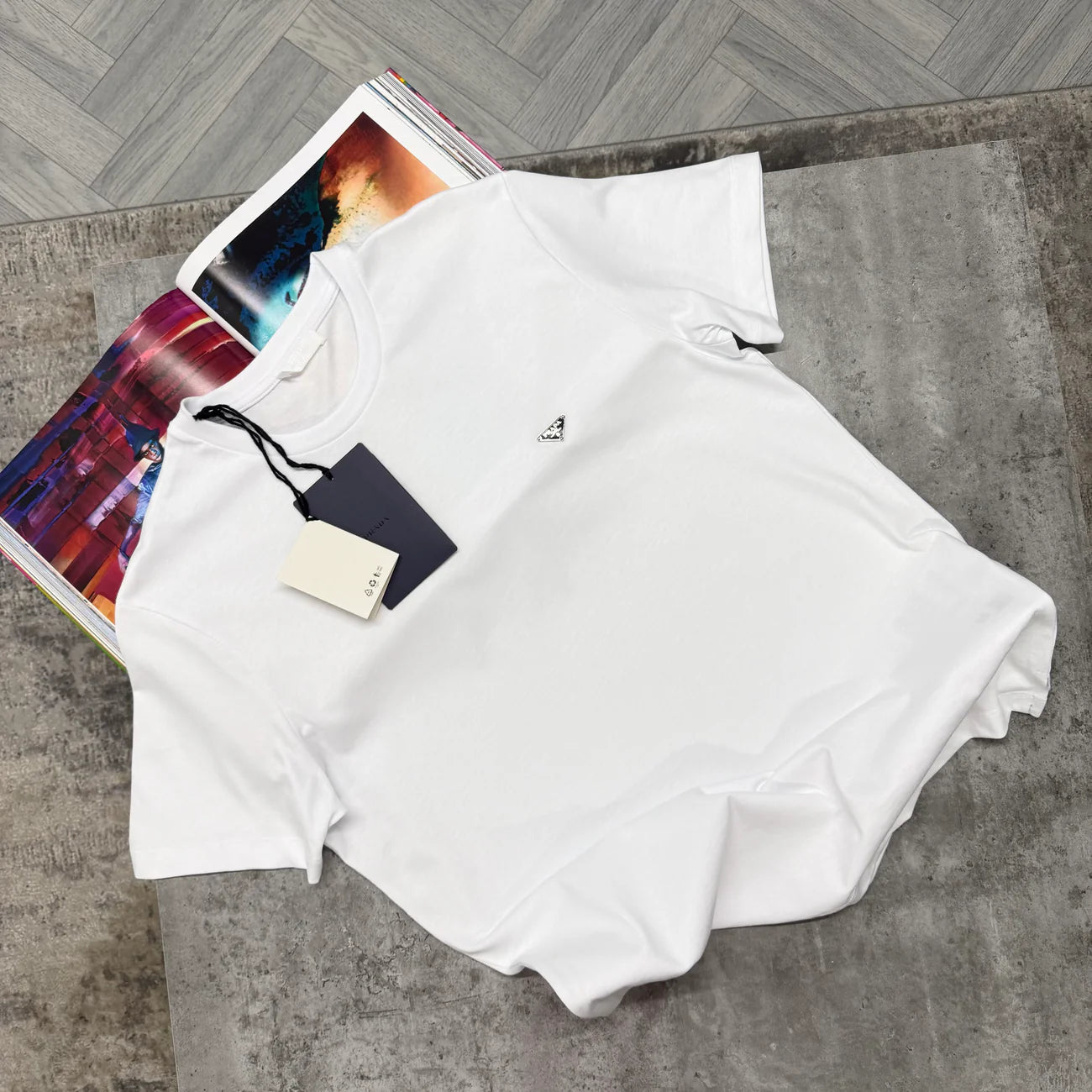 PDA SMALL SILVER BADGE TSHIRT - WHITE