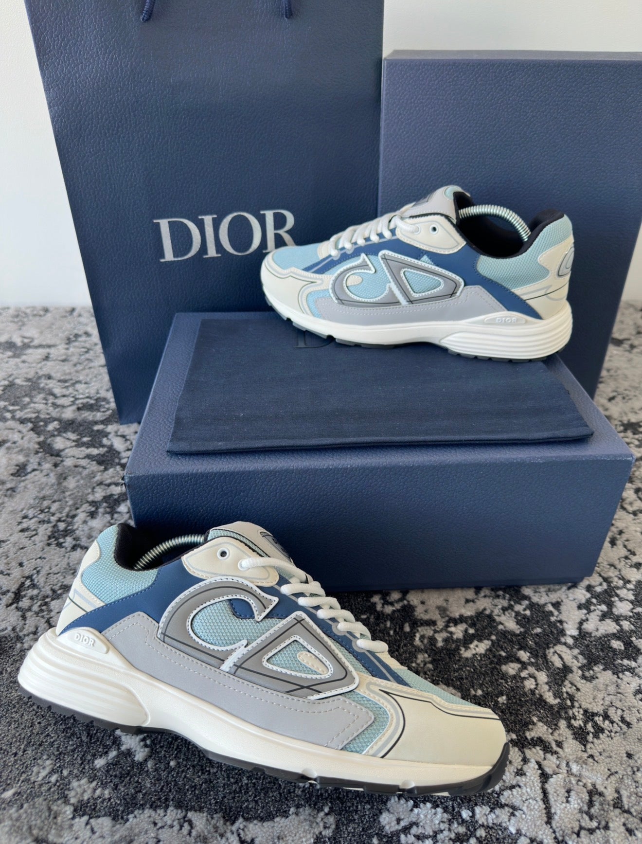B30 TRAINER - WHITE / BABY BLUE