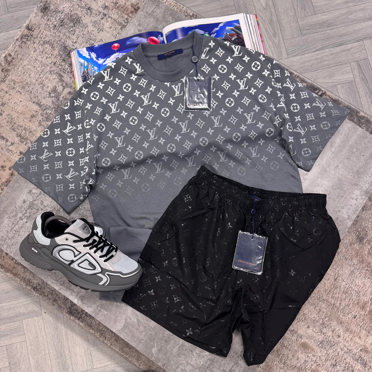 LVE MONOGRAM TSHIRT - GREY