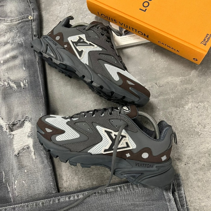 (PRE ORDER) LVE RUNAWAY TRAINERS - GREY / ORANGE