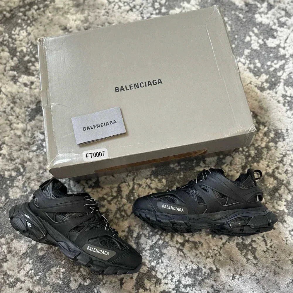 BLCG TRACK TRAINERS