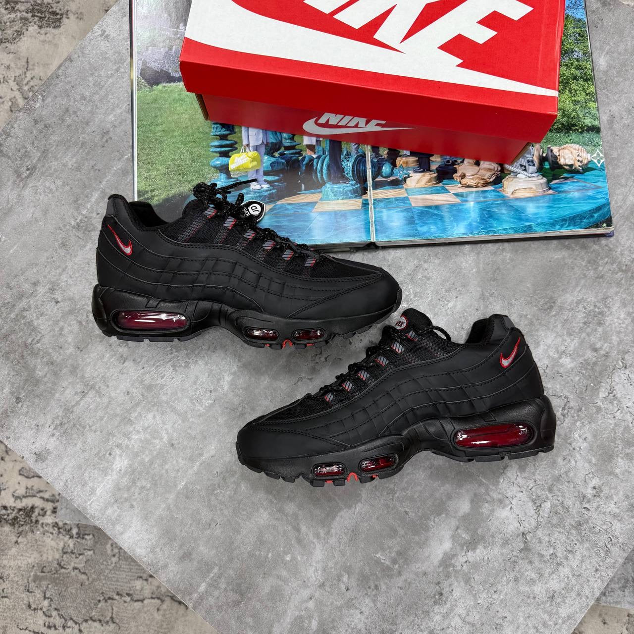 NI 95 TRAINERS - BLACK / RED
