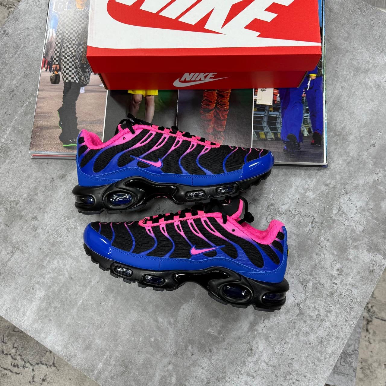 NI TN TRAINERS - BLUE / PINK