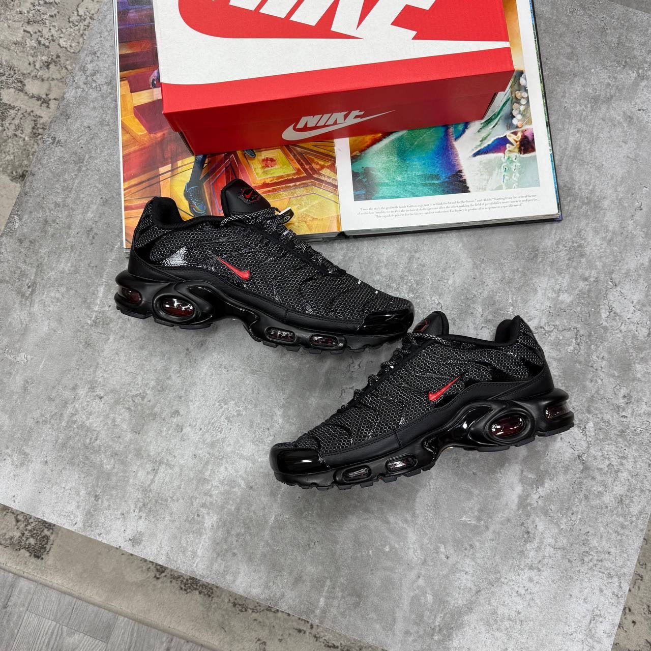 NI TN TRAINERS - TRIPLE  BLACK
