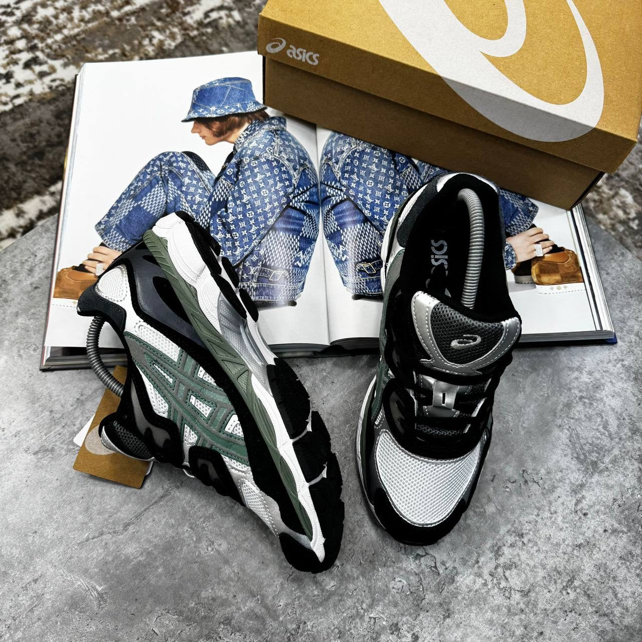 ACS GEL TRAINERS - BLACK/WHITE/GREEN