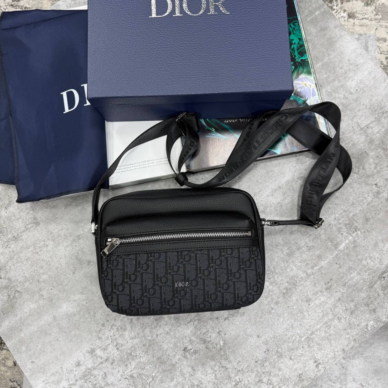 CD MESSENGER BAG - BLACK